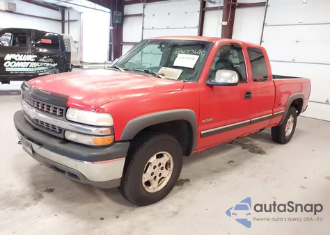 2000 Chevrolet Silverado K1500 из США, поврежденный, VIN 1GCEK19T5YE133452